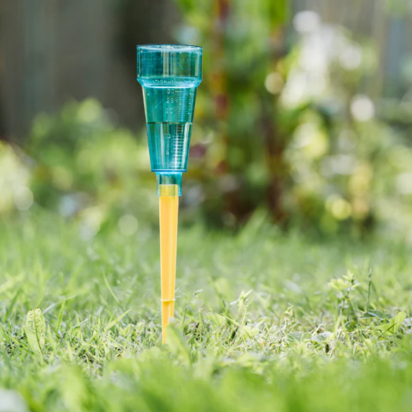 Rain Gauge and Rainfall Chart CM1088