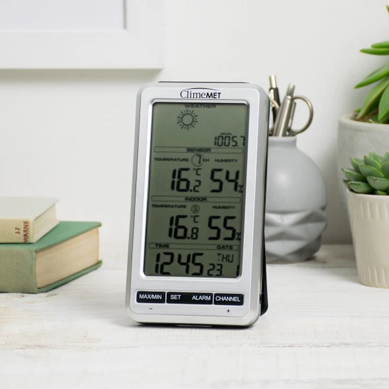Temperature & Humidity Station CM7058 Secondary image