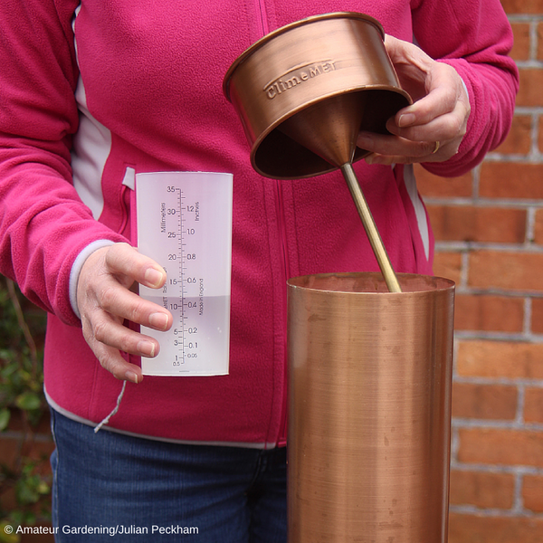 CM1037 Traditional 'Stour' Copper Rain Gauge